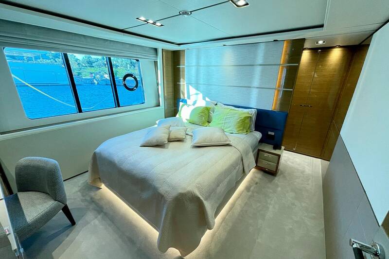 Guest cabin on starboard side