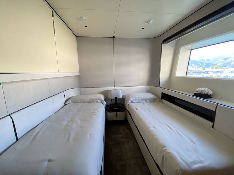 Guest cabin starboard