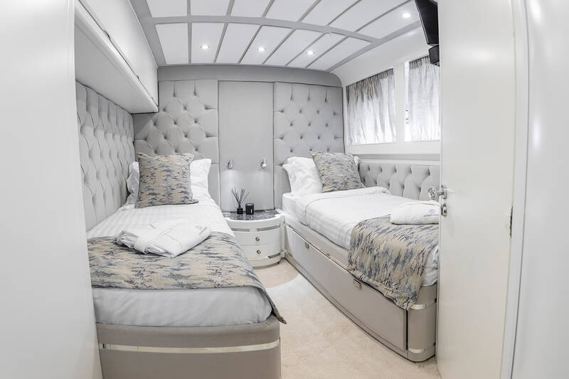 Twin guest cabin