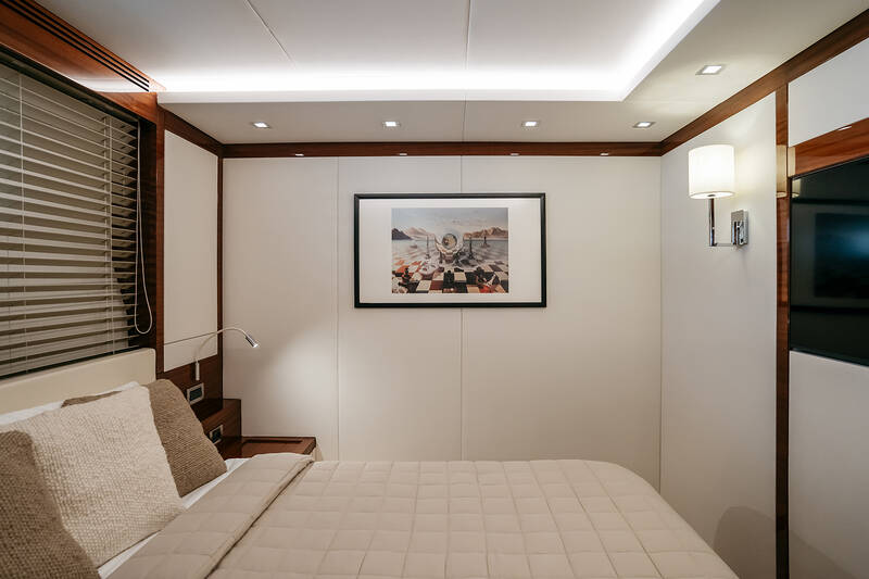Guest double cabin