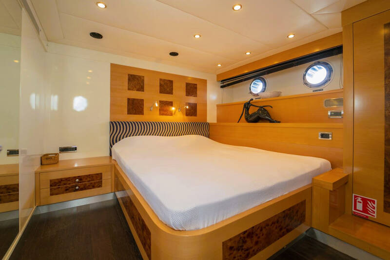 Double cabin