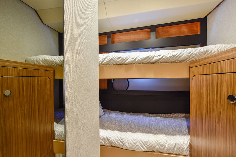 Guest cabin