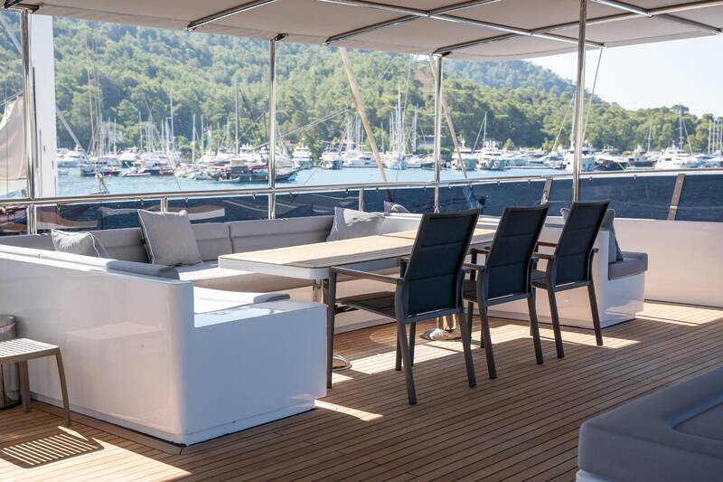 Deck lounge area