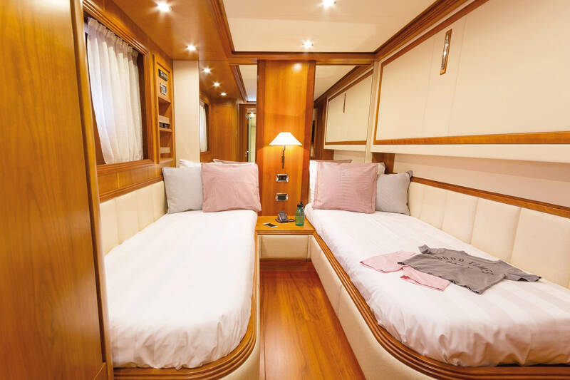 Twin cabin