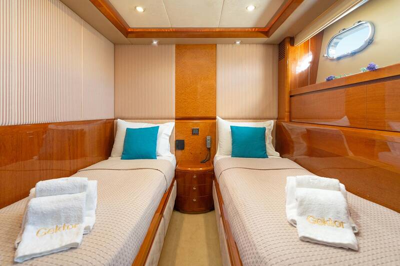 Twin cabin 1