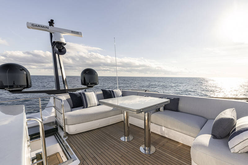 Lounge area on flybridge