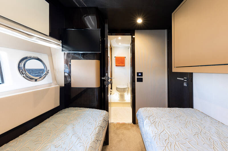 Twin guest cabin