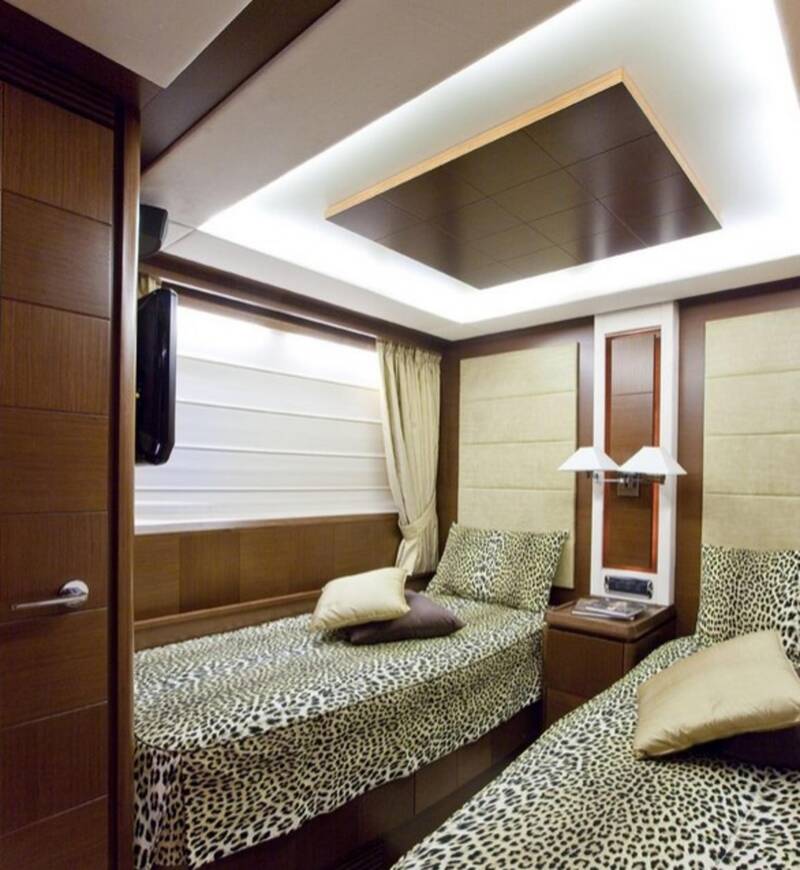 Guest cabin