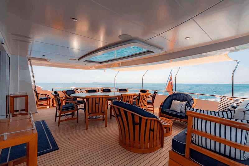 Upper deck