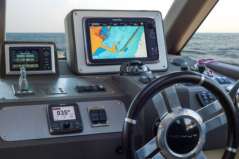 Control station Azimut Magellano 43 HT