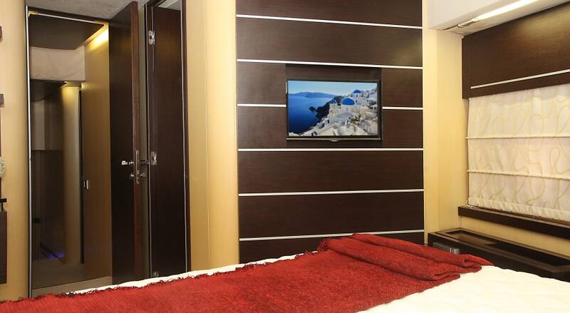 TV in VIP cabin