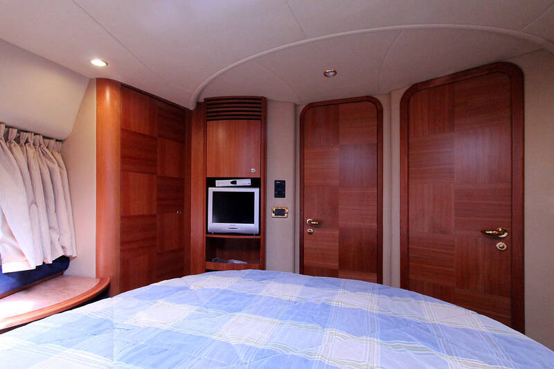 Bow (VIP) cabin
