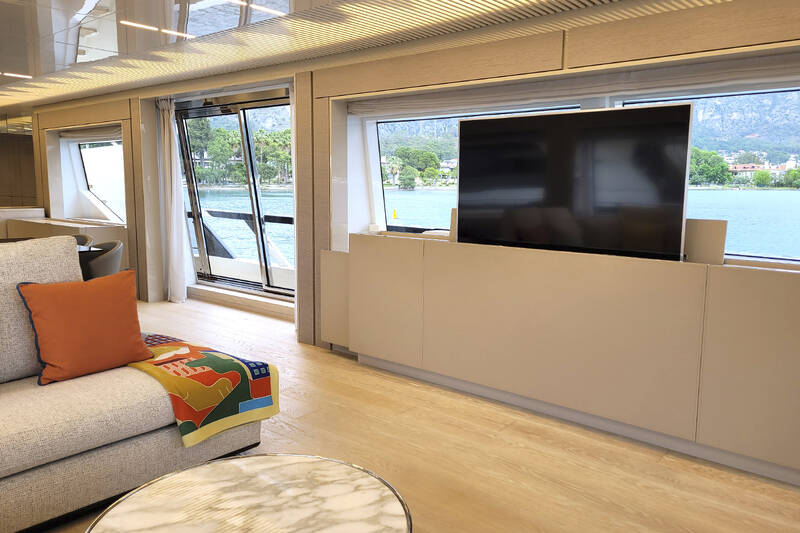 TV in the main salon 