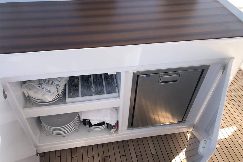 Wet bar on fly