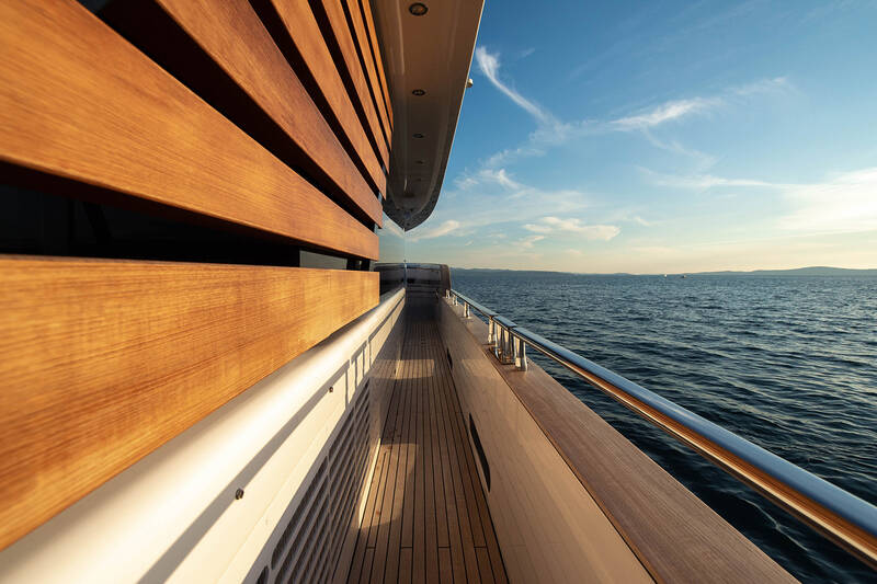 Side deck