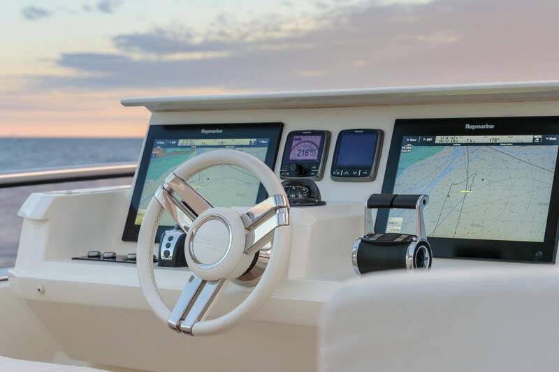 Helm station on flybridge
