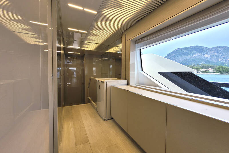 Corridor to the master cabin