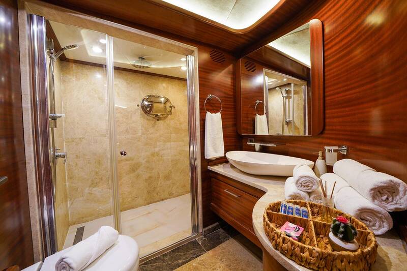 Bathroom in master cabin №2