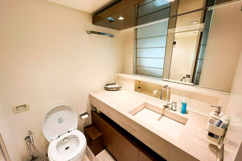 VIP cabin bath