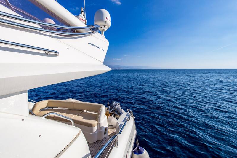 Exterior Fairline Phantom 48