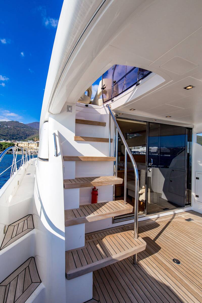 Stairs to flybridge