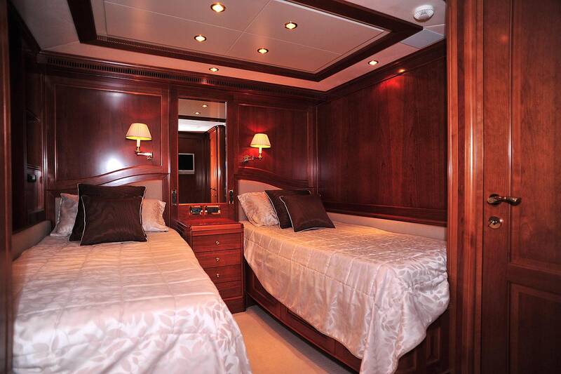 Guest cabin