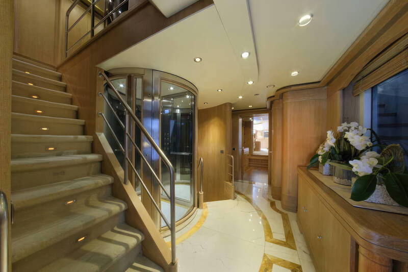 Lobby area with elevator