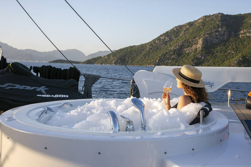 Jacuzzi on main deck
