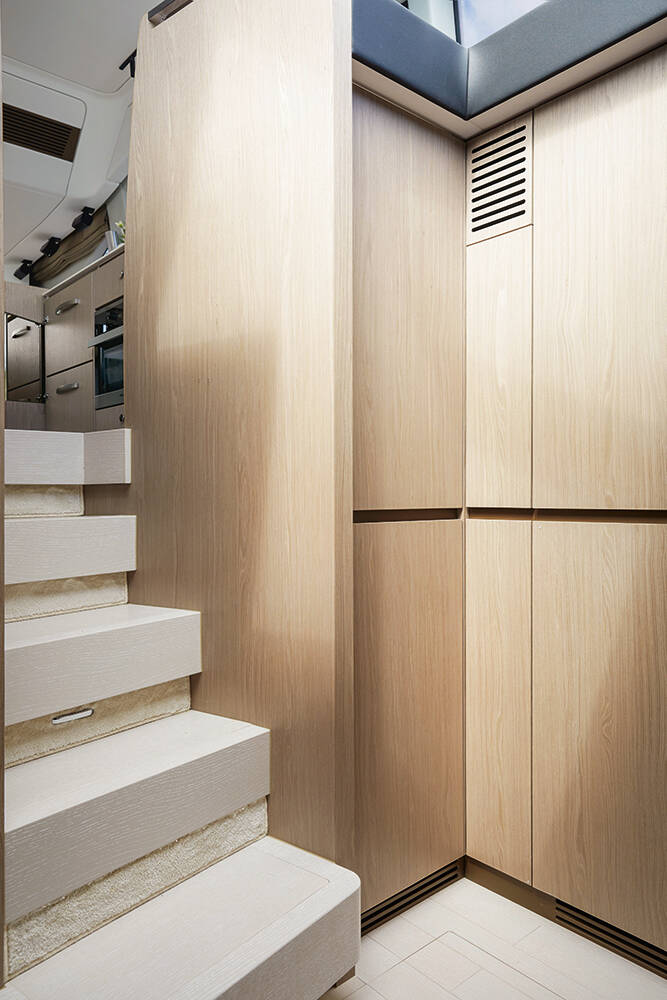 Steps to lower deck