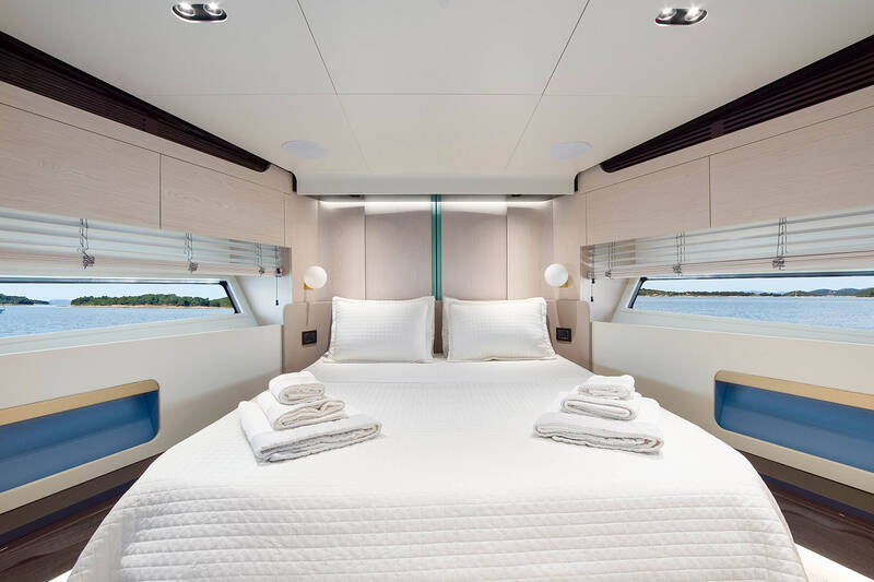 Bow VIP cabin