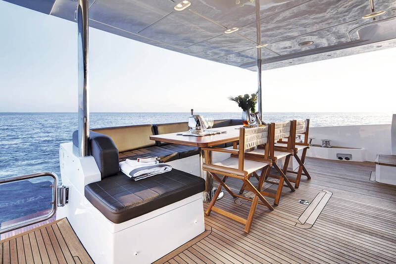 Dining area on cockpit