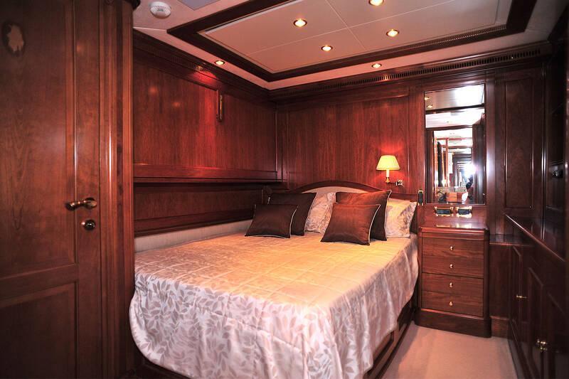 Guest cabin