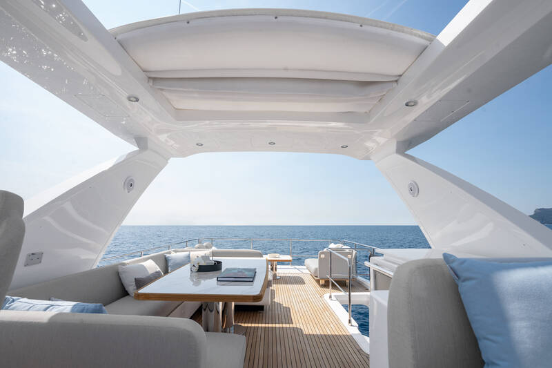 Dining area on flybridge