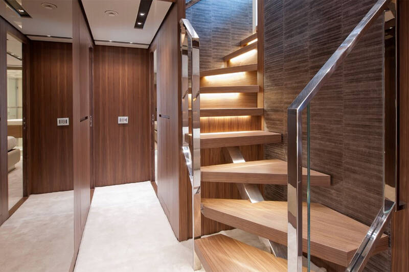 Steps to lower deck