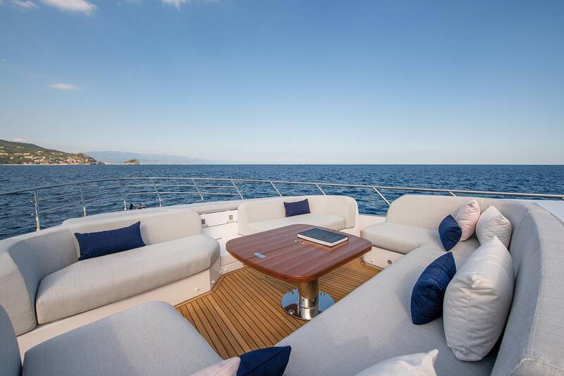 Lounge area on bow 