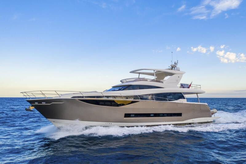 External View Prestige 750