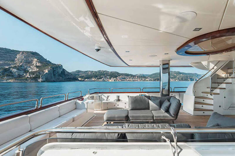 Main deck aft