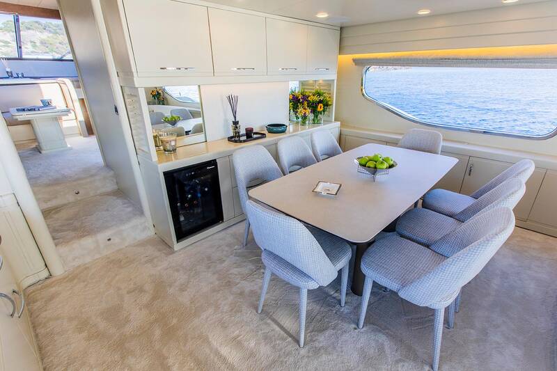 Salon dining 