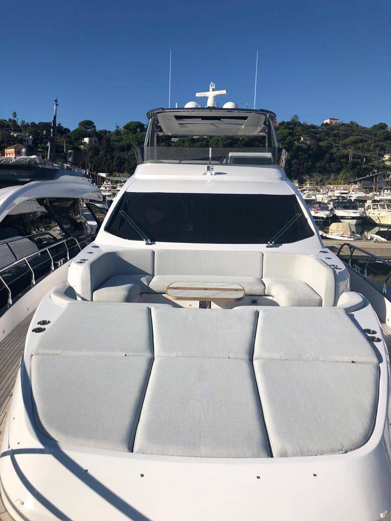 Lounge area on bow with sunbathing cushions