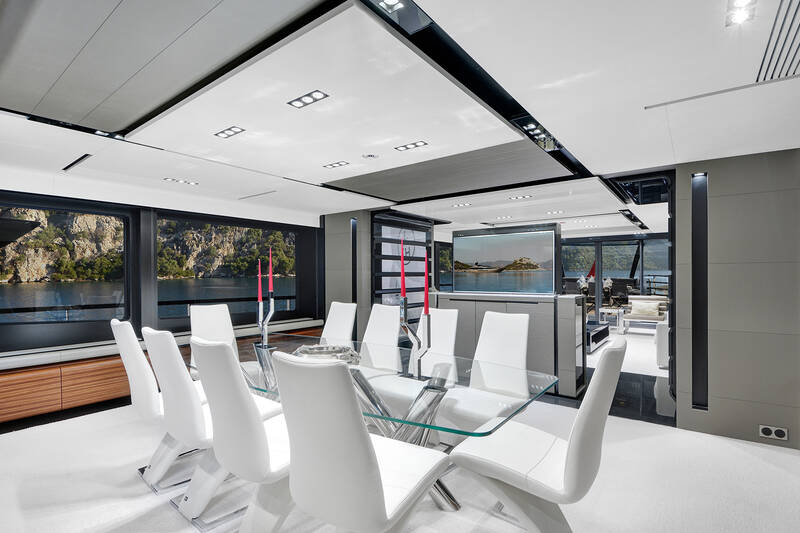 Salon dining