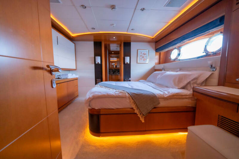 Double cabin