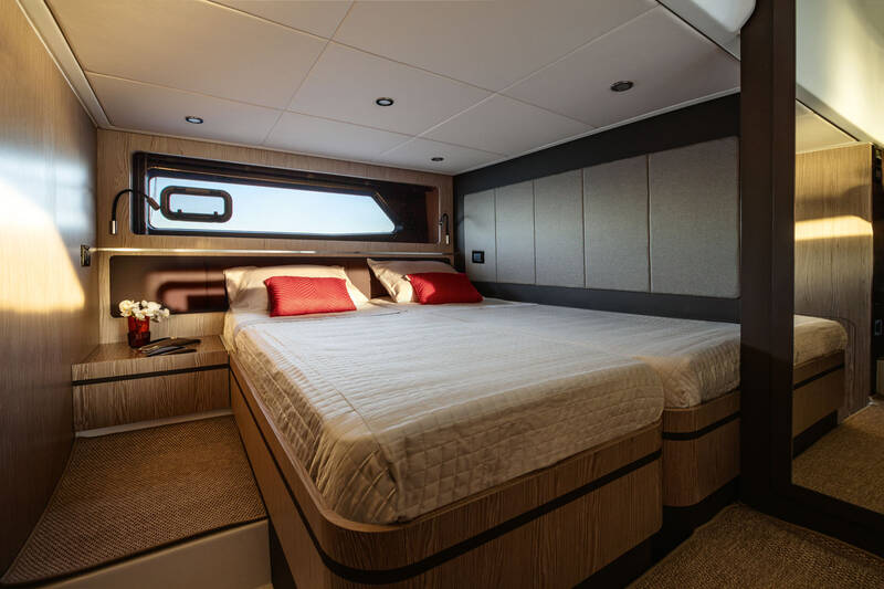 Guest cabin (midship)