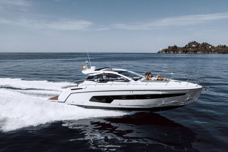 Azimut Atlantis 45 Exterior