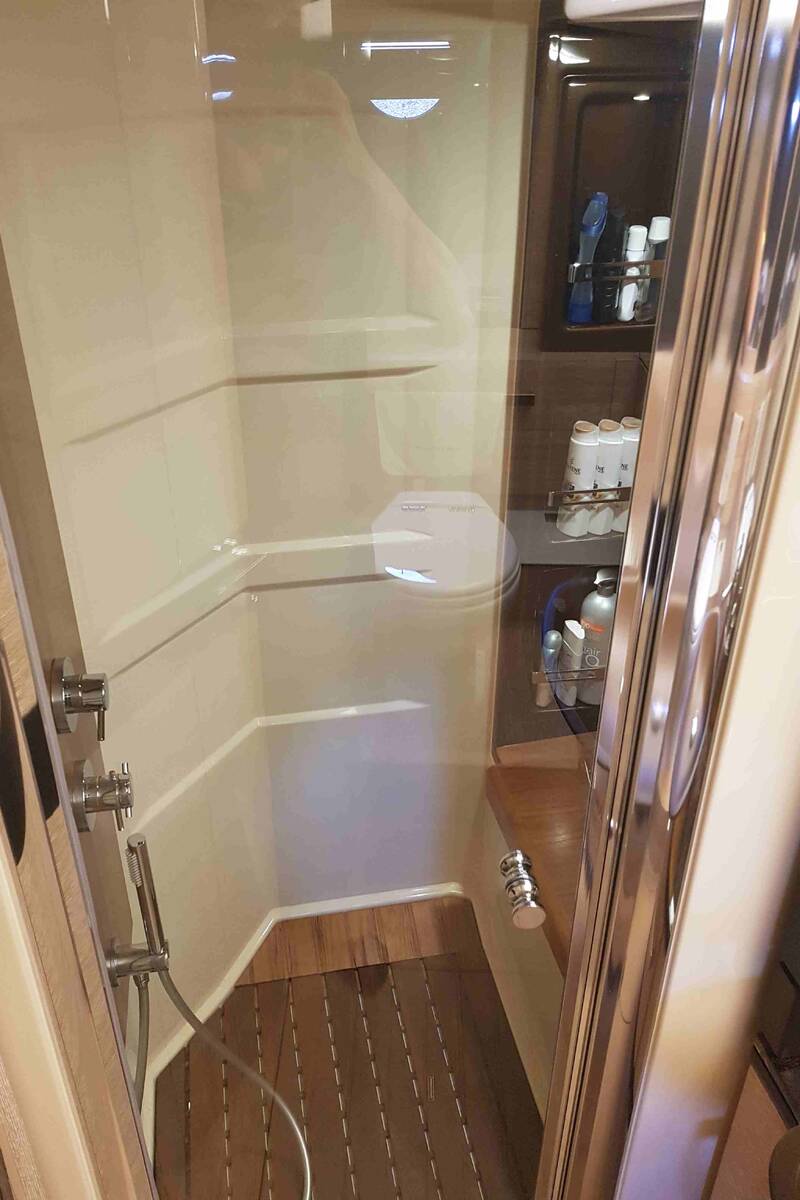 Azimut 64 2015