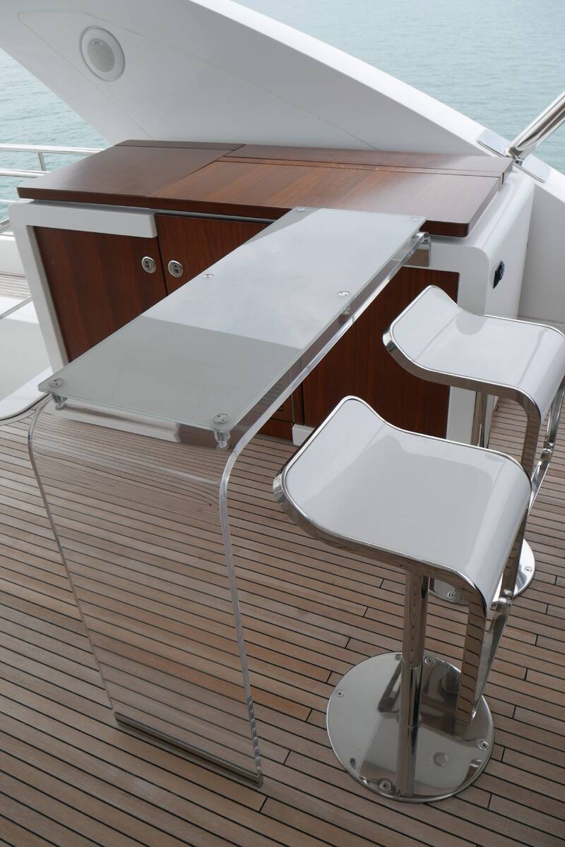 Wet bar on flybridge