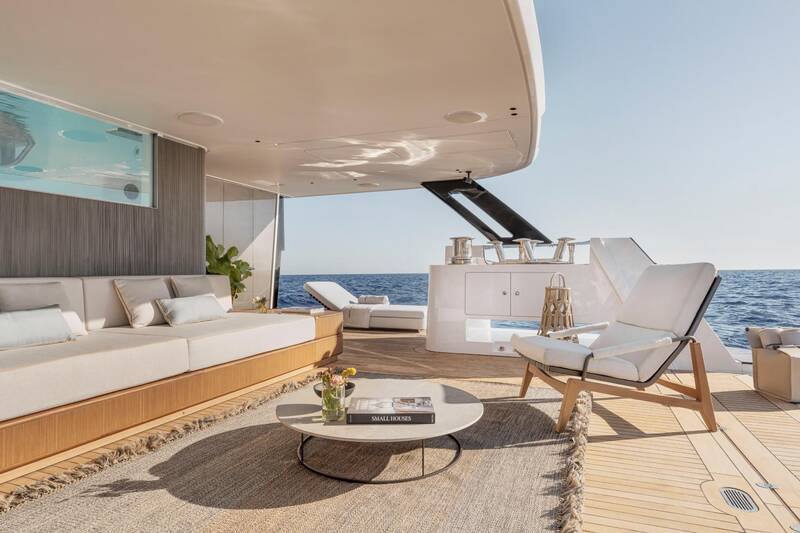 Cockpit lounge