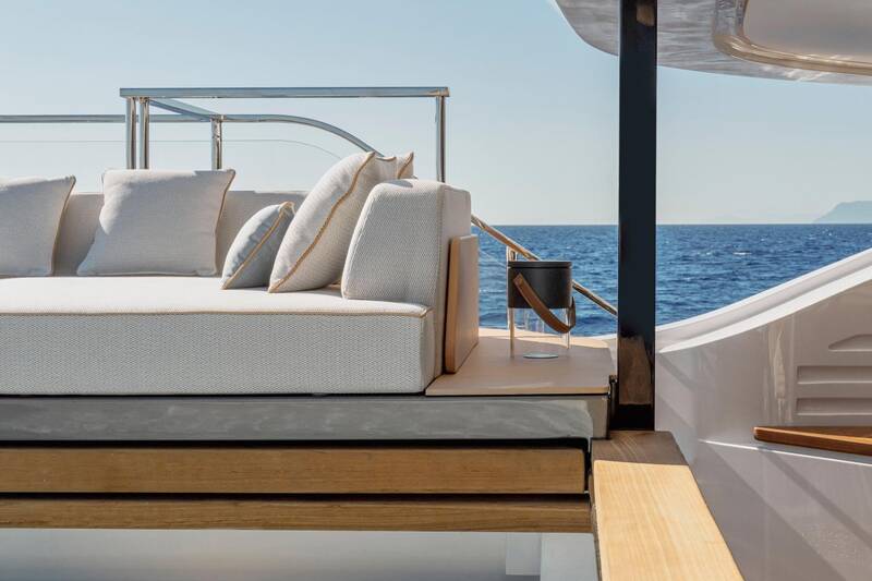Mezzanine deck pool area