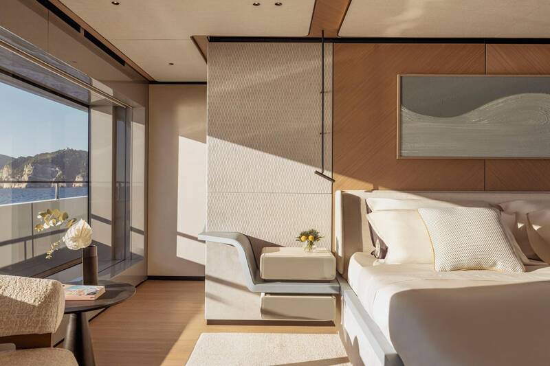 Upper deck master cabin