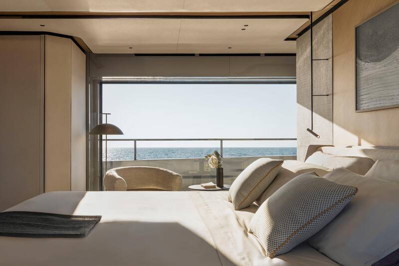 Upper deck master cabin