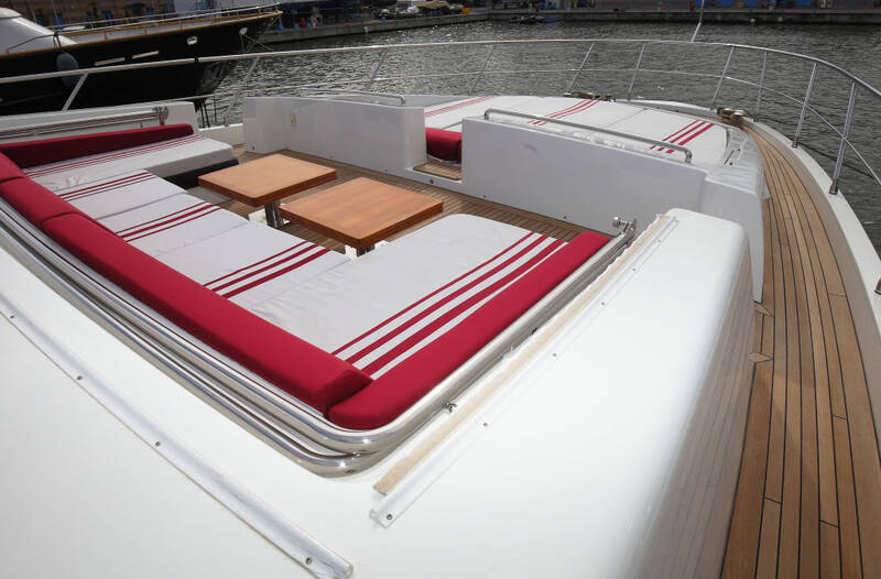 Bow deck